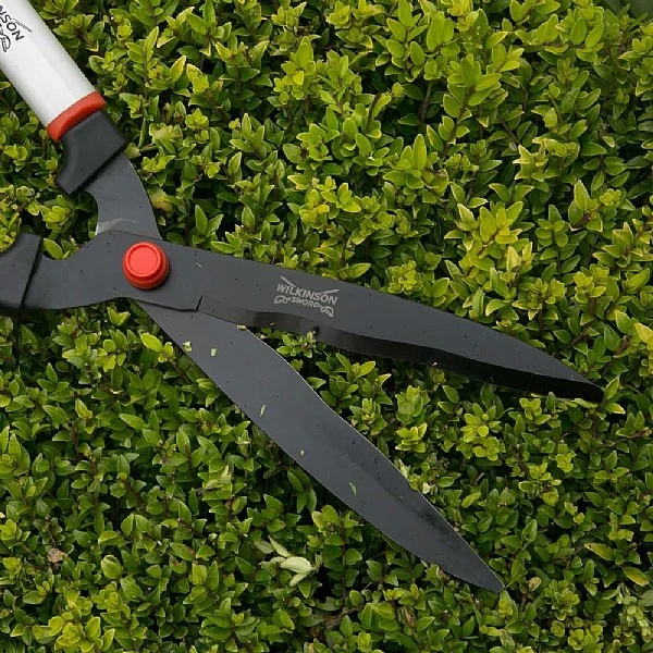 Wilkinson Sword Wavy Blade Hedge Shears - Image 2